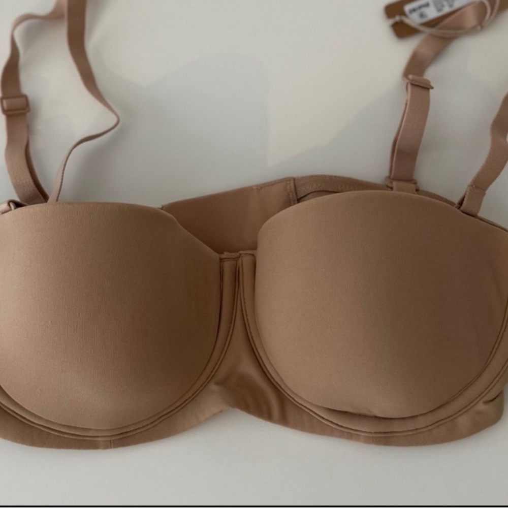 NWT SKIMS FITS EVERYBODY STRAPLESS BRA VARIOUS SIZES